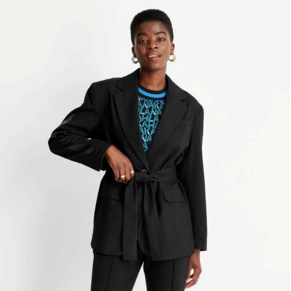 FUTURE COLLECTIVE-Tie Front Blazer